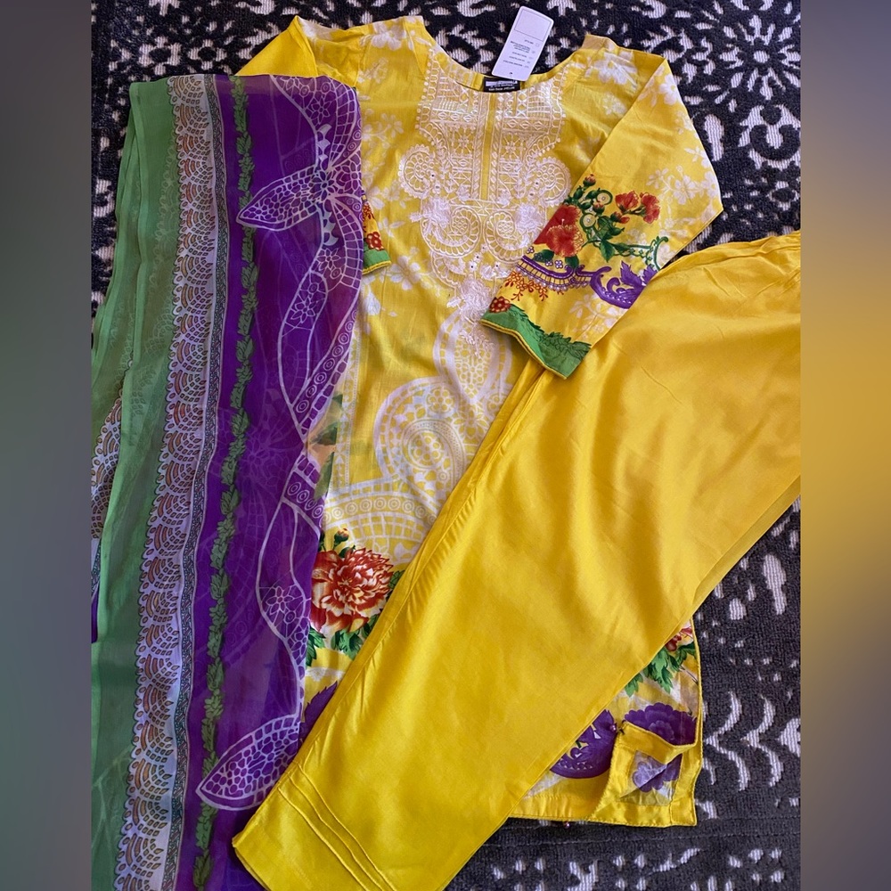 Women’s Shalwar Kameez
